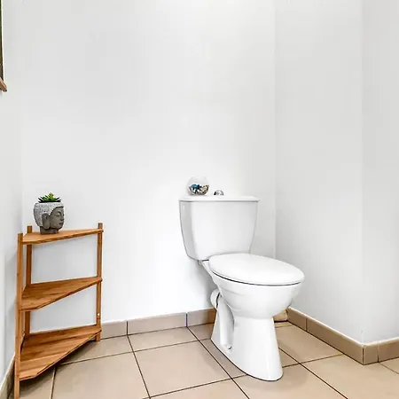 Dolce - Proche Gare & Tram - Parking - Balcon - Wifi Gratuit 게스트하우스