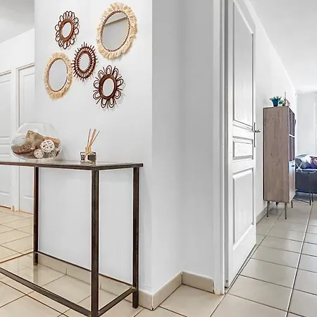 Dolce - Proche Gare & Tram - Parking - Balcon - Wifi Gratuit 게스트하우스