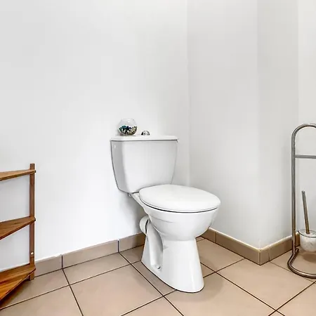 Dolce - Proche Gare & Tram - Parking - Balcon - Wifi Gratuit 게스트하우스