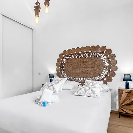 게스트하우스 Dolce - Proche Gare & Tram - Parking - Balcon - Wifi Gratuit *