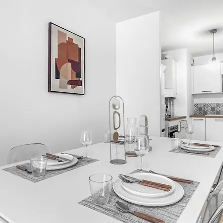 Dolce - Proche Gare & Tram - Parking - Balcon - Wifi Gratuit 게스트하우스