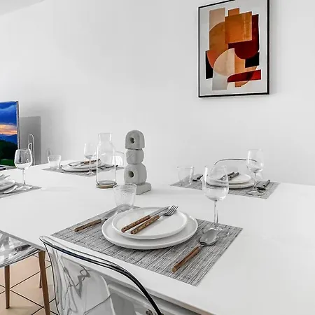 Dolce - Proche Gare & Tram - Parking - Balcon - Wifi Gratuit * 앵빌리