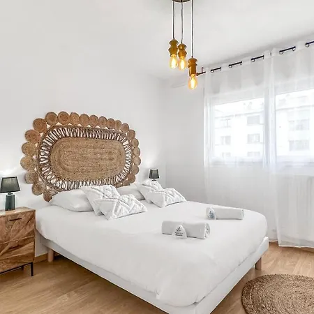 게스트하우스 Dolce - Proche Gare & Tram - Parking - Balcon - Wifi Gratuit *