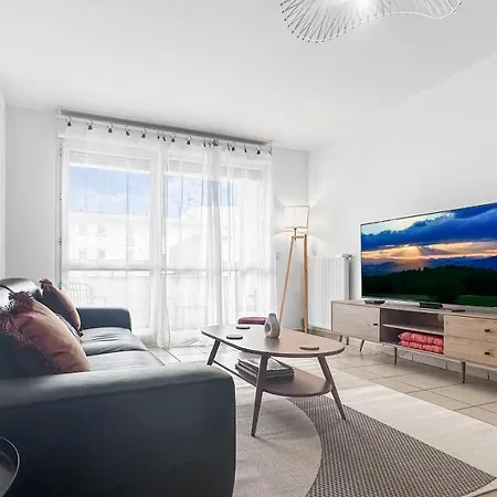 Dolce - Proche Gare & Tram - Parking - Balcon - Wifi Gratuit 게스트하우스 *